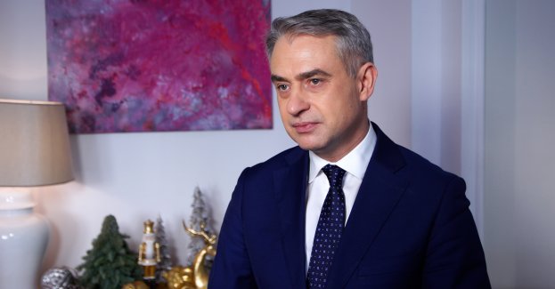 Unia Europejska intensyfikuje działania na rzecz wzmocnienia swojej pozycji technologicznej. W projekcie nowych wieloletnich ram finansowych Komisja Europejska zapowiedziała ponad 400 mld euro z Europejskiego Funduszu Konkurencyjności na inwestycje w obszarze m.in. transformacji cyfrowej i przestrzeni kosmicznej. W ramach programu Horyzont Europa 175 mld euro ma trafić na prace nad innowacjami światowej klasy. Kolejne zapowiedzi dotyczą strategii związanych z produkcją półprzewodników w Europie, rozwojem centrów danych i AI. Celem tych inicjatyw jest zwiększenie suwerenności technologicznej i poprawa zdolności konkurowania ze światowymi liderami.